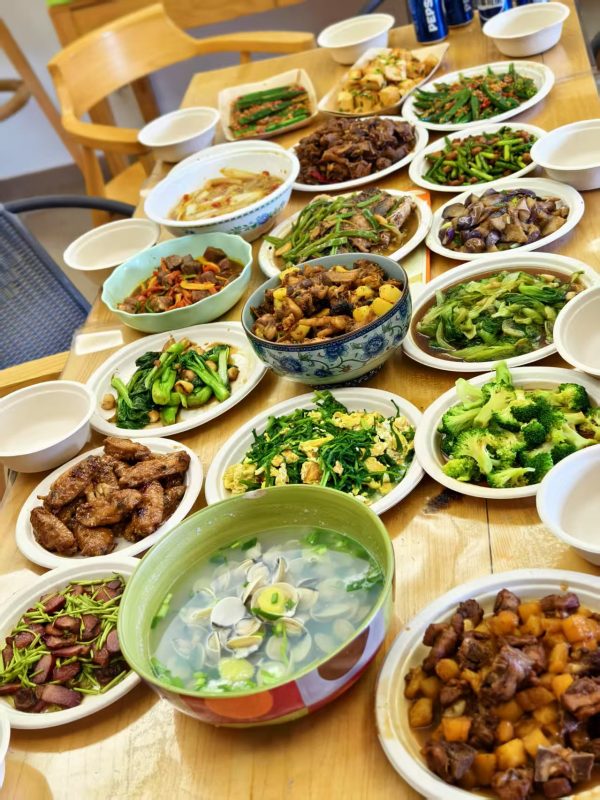 丰盛的午餐