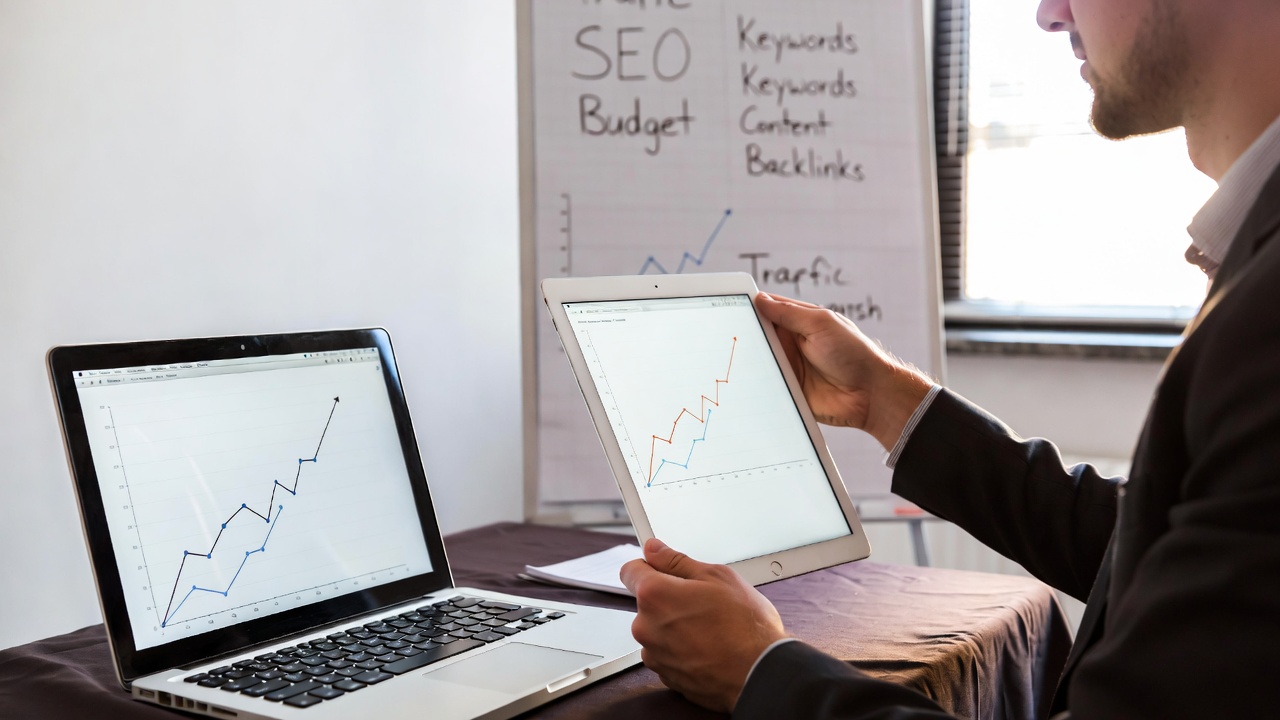 零预算SEO增长指南：没钱做推广，如何用时间换流量